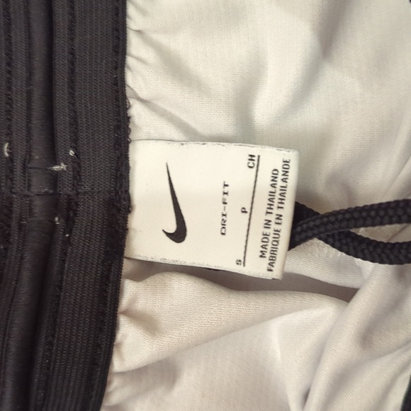 Nike white shorts - Picture 3 of 3